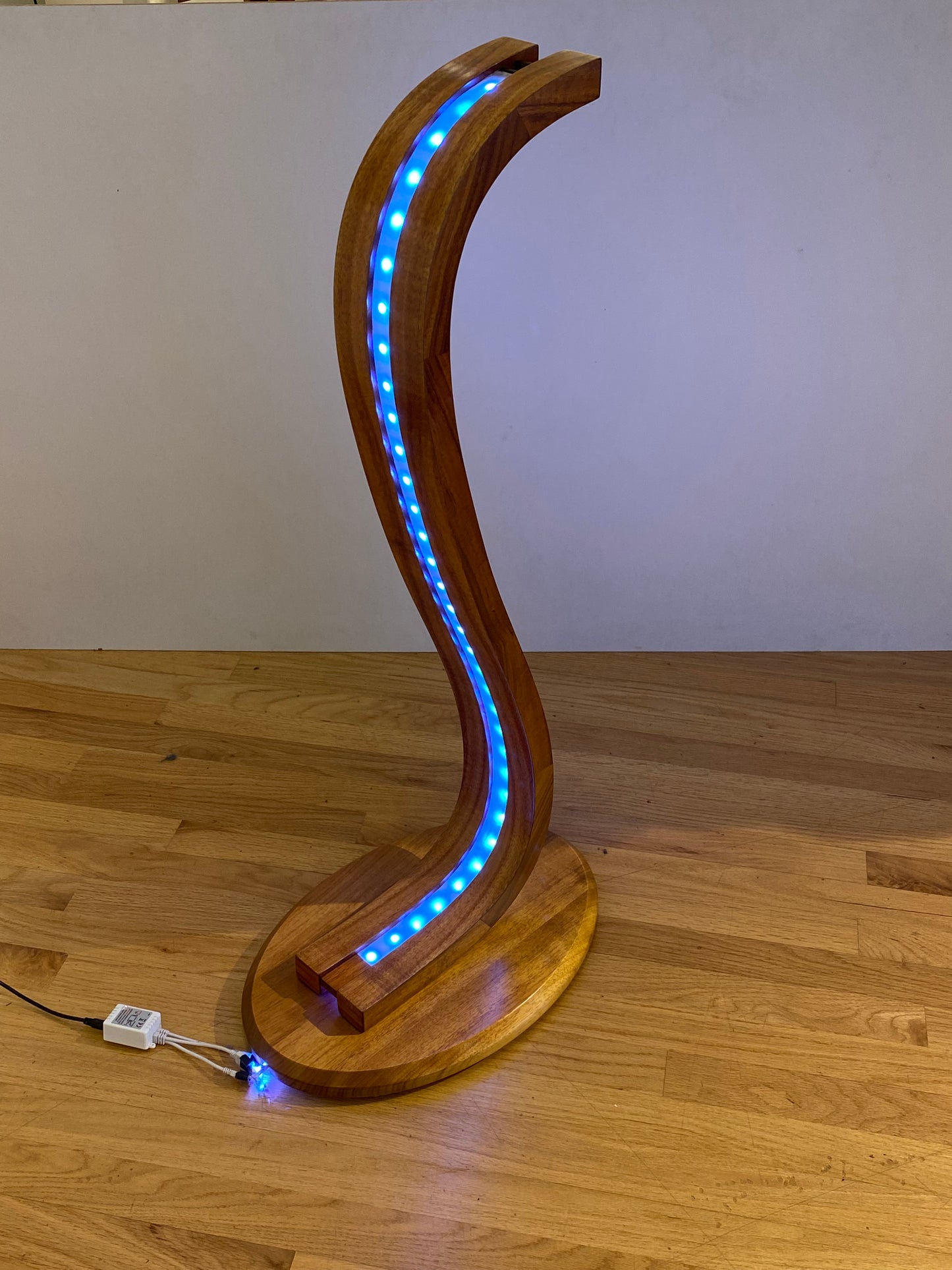 Curved decor lamp